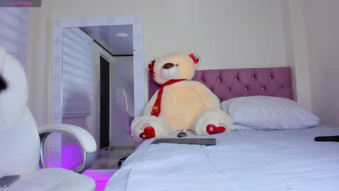 Snapshot of issabellarodriguez chatting on 01.26.25 Isa online show from 01.26.25