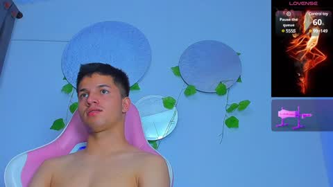 Snapshot of issac_james chatting on 02.05.25 Issac online show from 02.05.25