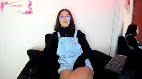 Snapshot of its__angelica_ chatting on 01.24.25 Angelica online show from 01.24.25