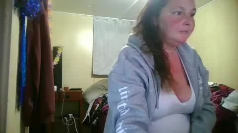 Snapshot of its_kimber chatting on 01.14.25 its kimber online show from 01.14.25