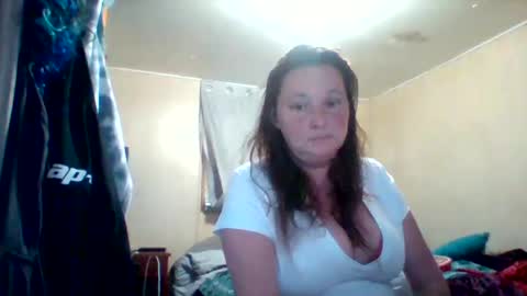 Snapshot of its_kimber chatting on 02.14.25 its kimber online show from 02.14.25