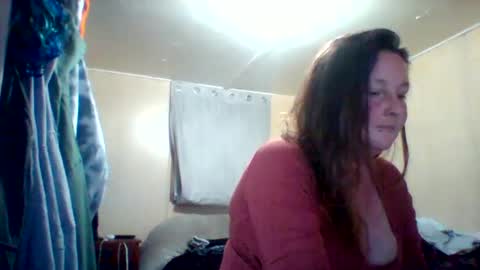 Snapshot of its_kimber chatting on 02.18.25 its kimber online show from 02.18.25