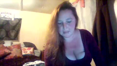 Snapshot of its_kimber chatting on 10.16.25 its kimber online show from 10.16.25