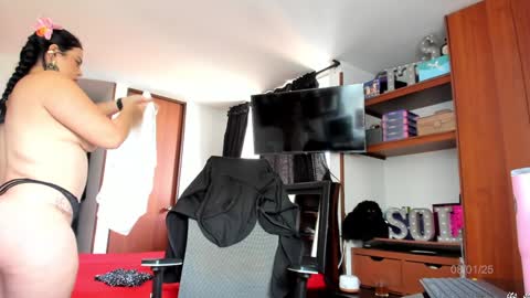 Snapshot of its_sol chatting on 01.08.25 Sol online show from 01.08.25