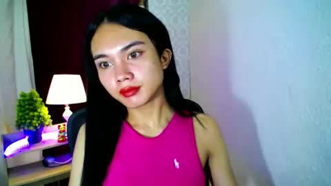 Snapshot of itsmeloveypinay chatting on 09.24.25 itsmeloveypinay online show from 09.24.25
