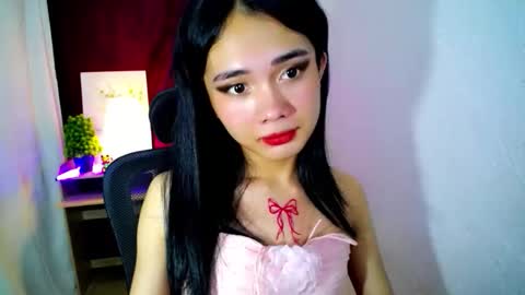 Snapshot of itsmeloveypinay chatting on 10.01.25 itsmeloveypinay online show from 10.01.25