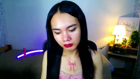 Snapshot of itsmeloveypinay chatting on 10.09.25 itsmeloveypinay online show from 10.09.25