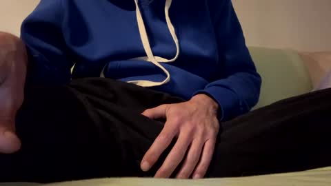 Snapshot of iuuuf2 chatting on 12.25.24 Iuuuf2 or Samel online show from 12.25.24