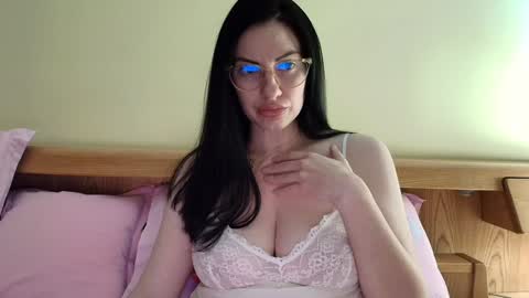 Snapshot of ivoryorchid chatting on 12.08.24 Ivory online show from 12.08.24