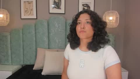 Snapshot of ivy_and_molly chatting on 09.10.25 Ivy and Molly online show from 09.10.25