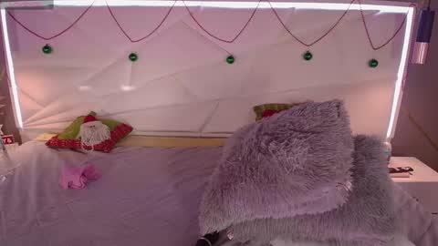 Snapshot of ivy_soul chatting on 12.10.24 IVY online show from 12.10.24