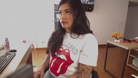 Snapshot of ivy_soul chatting on 01.12.25 IVY online show from 01.12.25