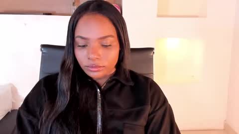 Snapshot of ivybliss8 chatting on 01.05.25 i v y  b l i s s online show from 01.05.25