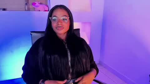 Snapshot of ivybliss8 chatting on 01.28.25 i v y  b l i s s online show from 01.28.25