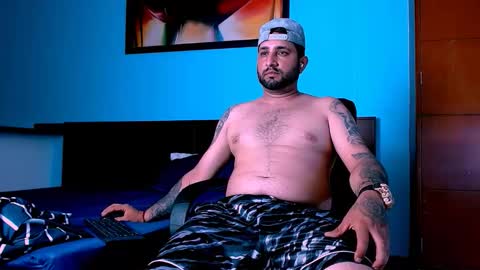 Snapshot of izanfuego chatting on 11.01.25 izanfuego online show from 11.01.25