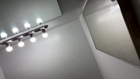 Snapshot of j0nnyk1ng chatting on 09.12.25 Mugen online show from 09.12.25