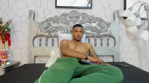 Snapshot of jackmacson chatting on 01.09.25 jackmacson online show from 01.09.25