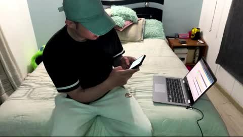 Snapshot of jacks_parrows chatting on 11.17.25 jacks_parrows online show from 11.17.25