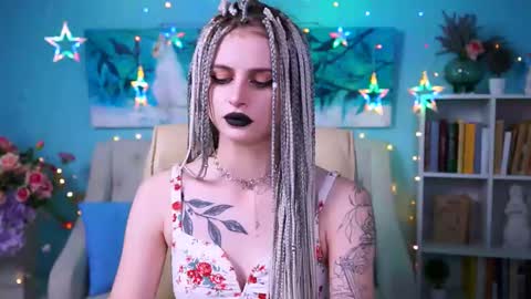 Snapshot of jade_castle chatting on 12.14.24 jade_castle online show from 12.14.24