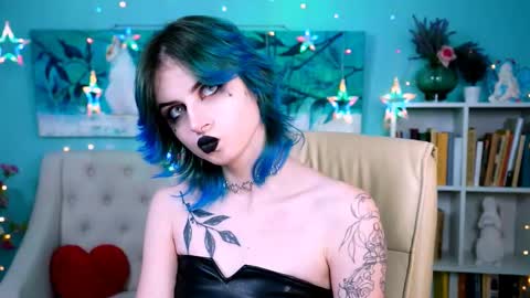 Snapshot of jade_castle chatting on 12.28.24 jade_castle online show from 12.28.24