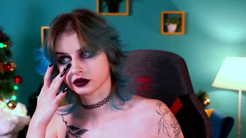 Snapshot of jade_castle chatting on 01.05.25 jade_castle online show from 01.05.25