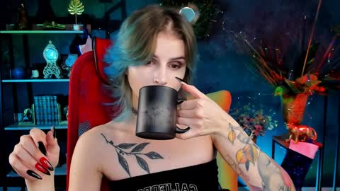 Snapshot of jade_castle chatting on 01.10.25 jade_castle online show from 01.10.25