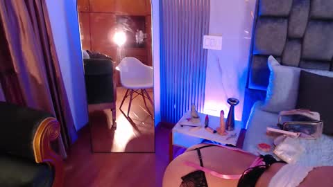 Snapshot of jade_fg chatting on 09.26.25 Sara online show from 09.26.25