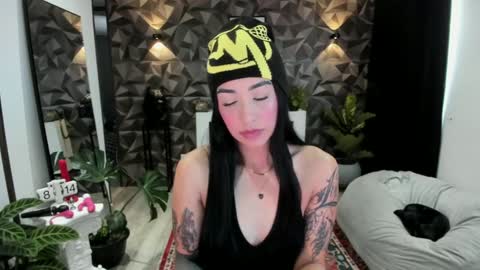 Snapshot of jade_porn chatting on 02.06.25 Jade  independent model online show from 02.06.25