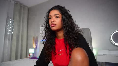 Snapshot of jadeciara chatting on 11.11.25 Jade online show from 11.11.25