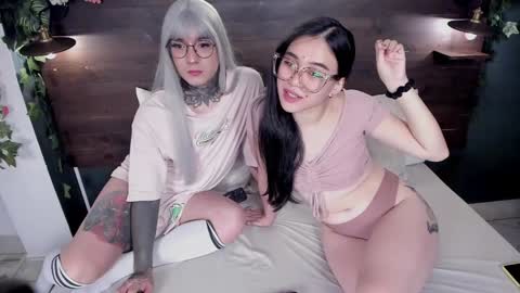 Snapshot of jadeykhada chatting on 01.31.25 Jade Khada online show from 01.31.25