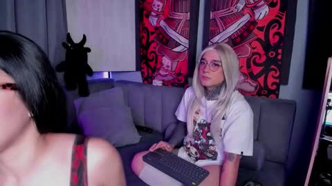 Snapshot of jadeykhada chatting on 10.03.25 Jade Khada online show from 10.03.25