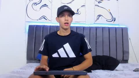 Snapshot of jake_shadow14 chatting on 02.08.25 Hi guys im new 3 online show from 02.08.25