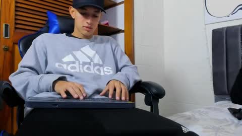 Snapshot of jake_shadow14 chatting on 02.22.25 Hi guys im new 3 online show from 02.22.25