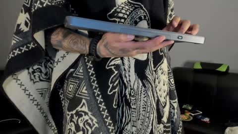 Snapshot of jamesinked_ chatting on 12.20.24 Jamesinked online show from 12.20.24