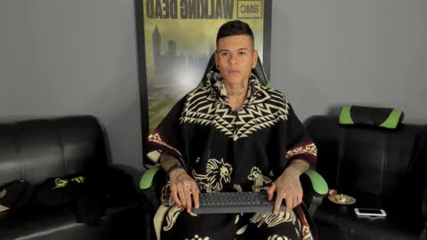 Snapshot of jamesinked_ chatting on 12.23.24 Jamesinked online show from 12.23.24