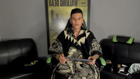 Snapshot of jamesinked_ chatting on 12.30.24 Jamesinked online show from 12.30.24