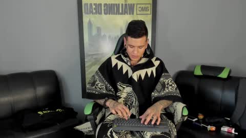 Snapshot of jamesinked_ chatting on 12.30.24 Jamesinked online show from 12.30.24