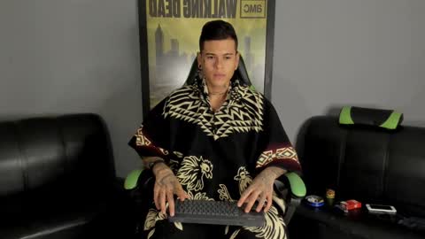 Snapshot of jamesinked_ chatting on 01.03.25 Jamesinked online show from 01.03.25