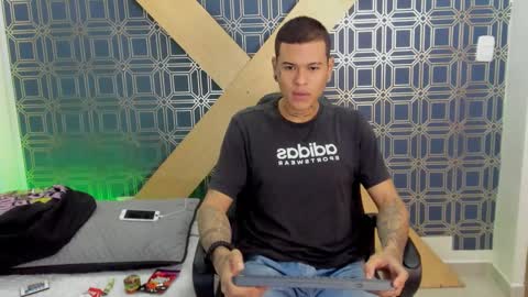 Snapshot of jamesinked_ chatting on 01.08.25 Jamesinked online show from 01.08.25