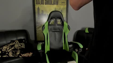 Snapshot of jamesinked_ chatting on 01.10.25 Jamesinked online show from 01.10.25