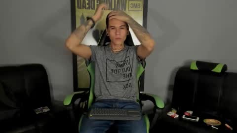 Snapshot of jamesinked_ chatting on 02.03.25 Jamesinked online show from 02.03.25