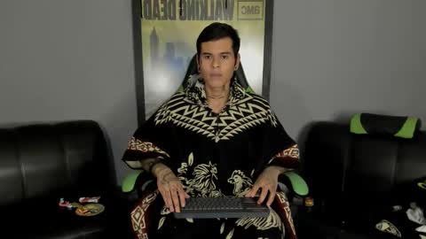 Snapshot of jamesinked_ chatting on 03.10.25 Jamesinked online show from 03.10.25