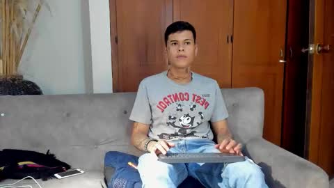 Snapshot of jamesinked_ chatting on 10.18.25 Jamesinked online show from 10.18.25