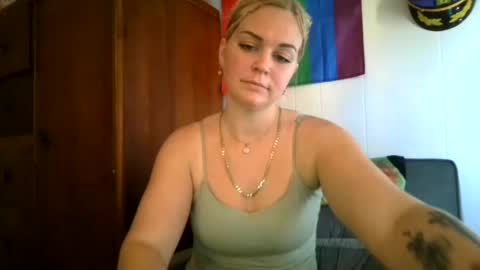 janiefoxx online show from 01.14.25