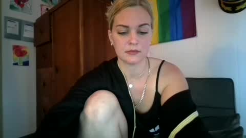 janiefoxx online show from 01.15.25