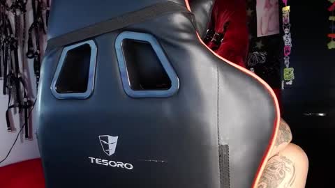 Snapshot of janna_ink chatting on 12.24.24 online show from 12.24.24