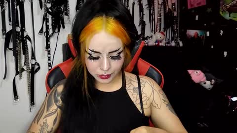 Snapshot of janna_ink chatting on 02.01.25 online show from 02.01.25