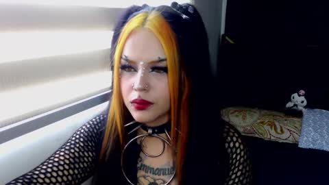 Snapshot of janna_ink chatting on 02.07.25 online show from 02.07.25