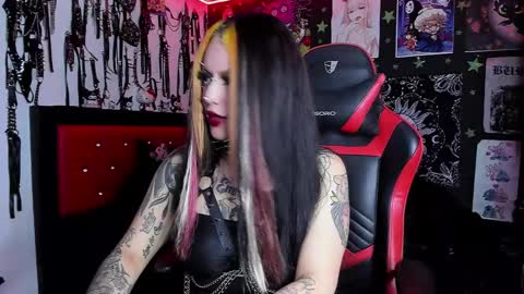 Snapshot of janna_ink chatting on 03.07.25 online show from 03.07.25