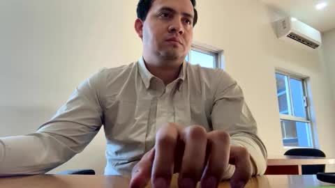 Snapshot of javiercta3 chatting on 10.17.25 javier online show from 10.17.25